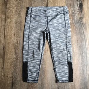 Girls Capri Leggings Size Large (10/12)